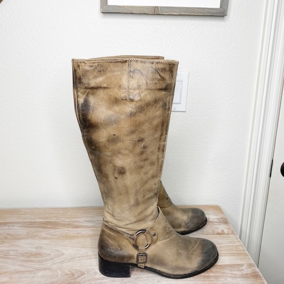 VINCE Camuto Shaylee Riding Distressed Boots size 8 - Picture 3 of 10